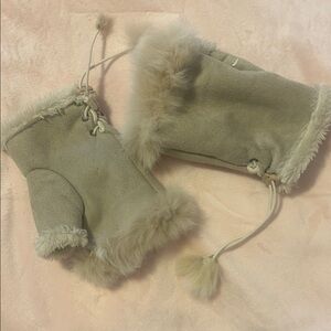 Cozy Tan Fingerless Gloves